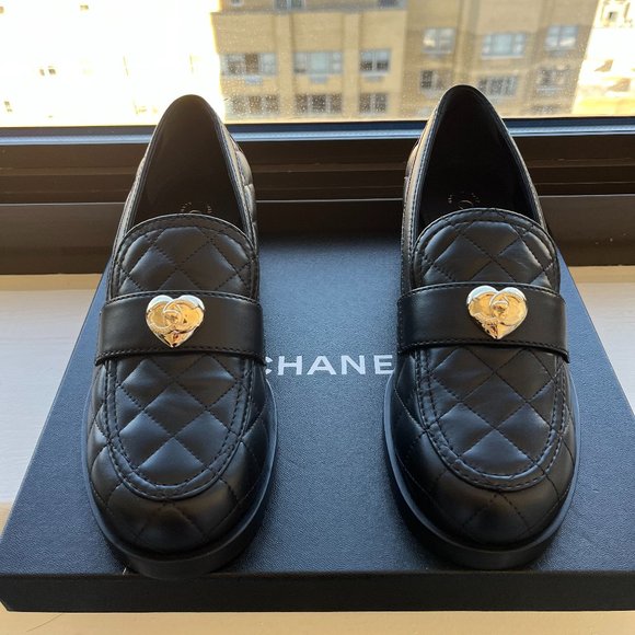 BRAND NEW -In Box - Never Worn - Chanel Heart loafers 38.5 block heel - Picture 1 of 8